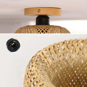 A Luminária de Teto de Bambu Rattan Solis adiciona um toque rústico sofisticado à decoração de um lounge moderno